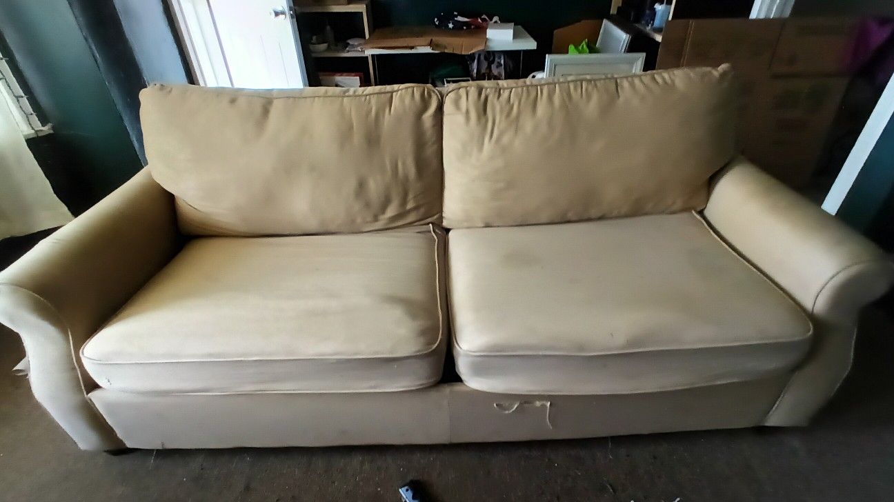 Couch With Pull Out Bed