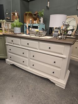 Dresser 7 drawer