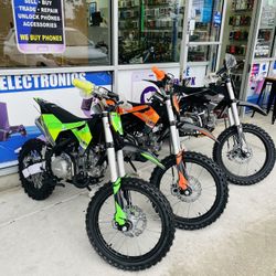125cc Dirt Bike GOING UP TO 45MPH (Financing Available)