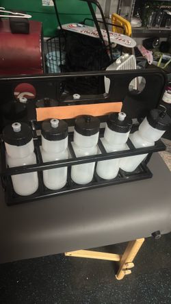 10 Sport Water Bottles with Carry Rack - Used- Great for Teams