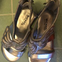 Michael Kors Girls Tilly Skim Butterfly Silver/White Sandal Size 10 US