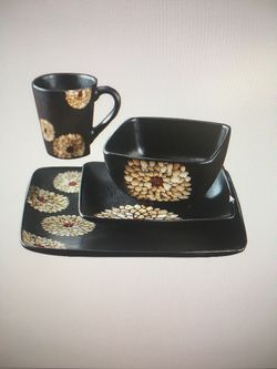 AMERICAN ATELIER ASIANA WHITE FLOWERS 16 Piece Dinnerware set (Out of circulation)