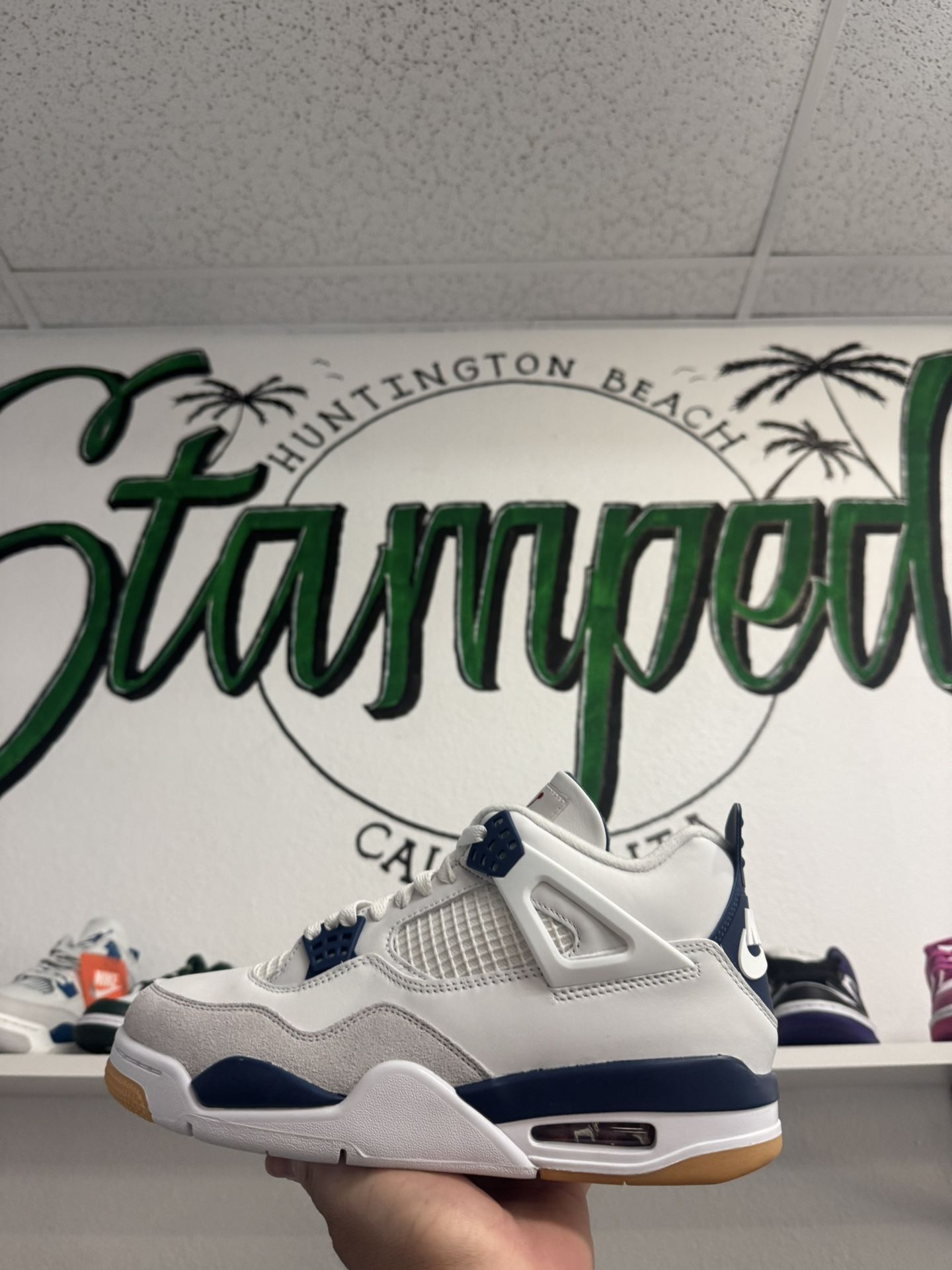 Jordan 4 SB navy