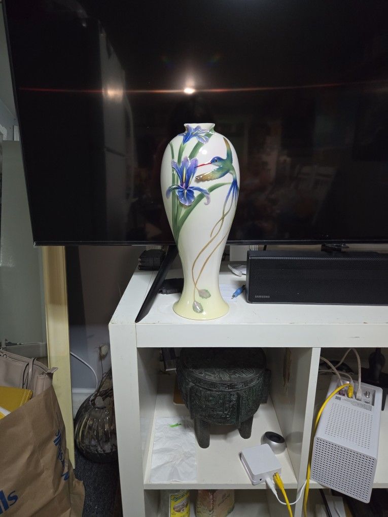FRANZ Collection FZ00127 Long Tail Hummingbird & Iris Porcelain Vase - 14-1/4"