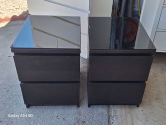 NIGHTSTANDS WITH GLASS TOP