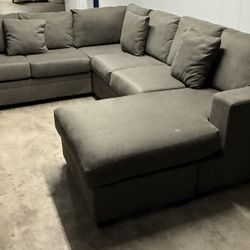 Gray U Shape Sectional Couch In Good Condition ($400 with Delivery)  or pick up $300