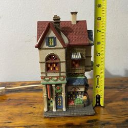 CASITA LÁMPARA ANTIGUA DE PORCELANA 
