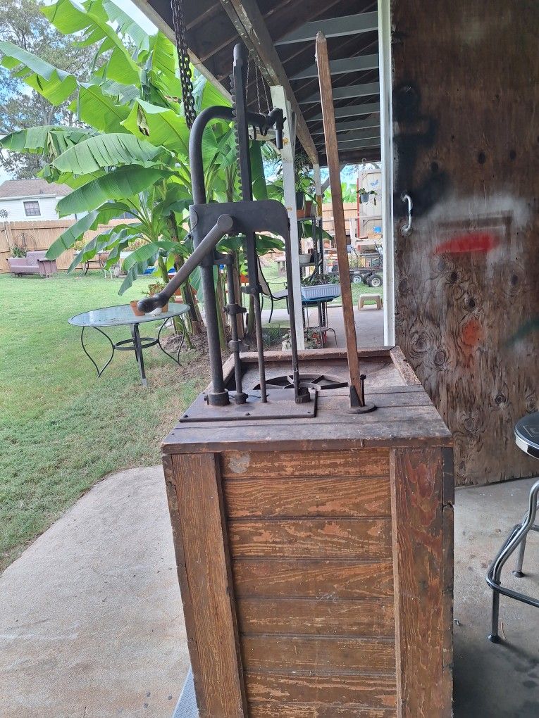 Measuring Oil Tank Bowser Co. and Inc.