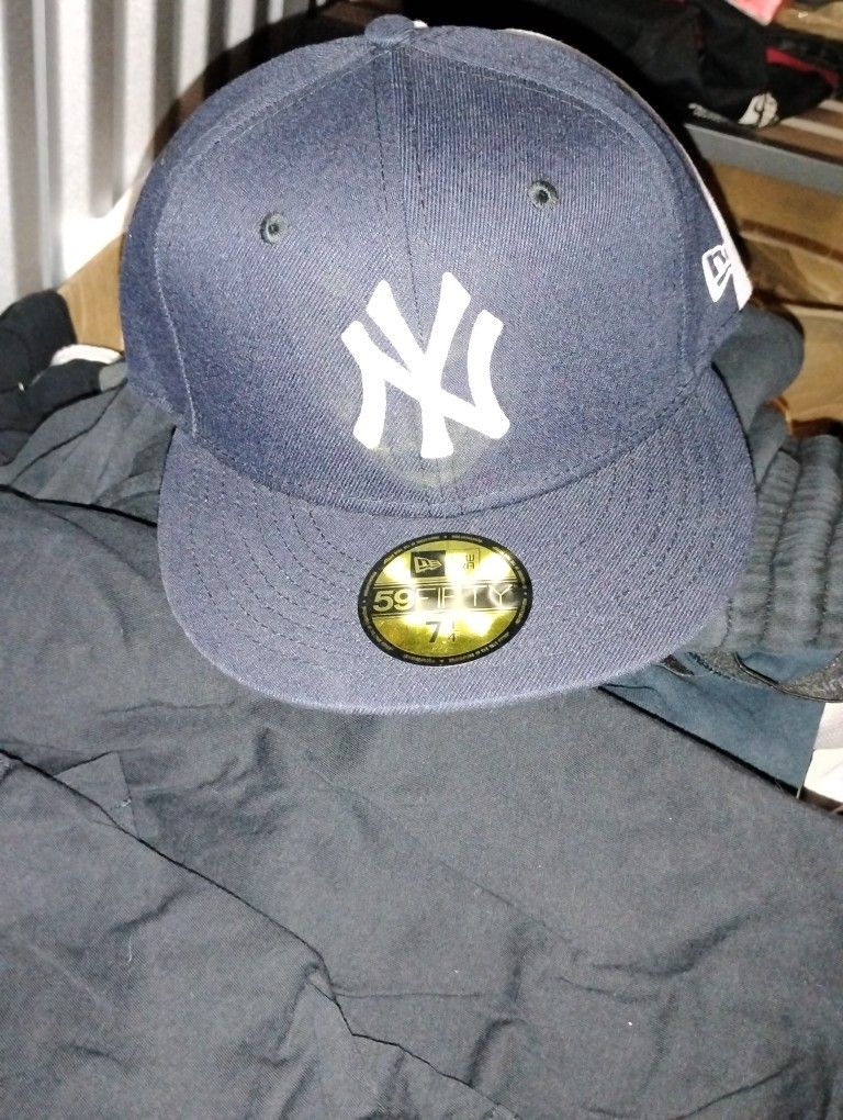3 Brand New Fitted New York Yankees Hats