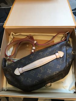 Authentic LOUIS VUITTON Brown Monogram Canvas Bumbag Bag for Sale in Middle  City West, PA - OfferUp