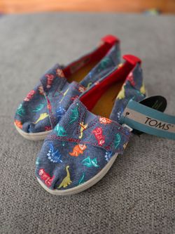 Tom toddler shoes dino glow in the dark size 8c