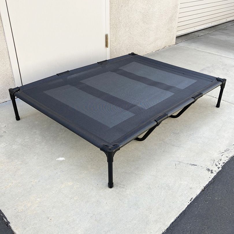 New in box $35 Elevated X-Large Raised Dog Bed 48x36x9” Pet Bed Cot Indoor Outdoor 