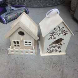 !! 2 Wooden Bird Houses Price For Both