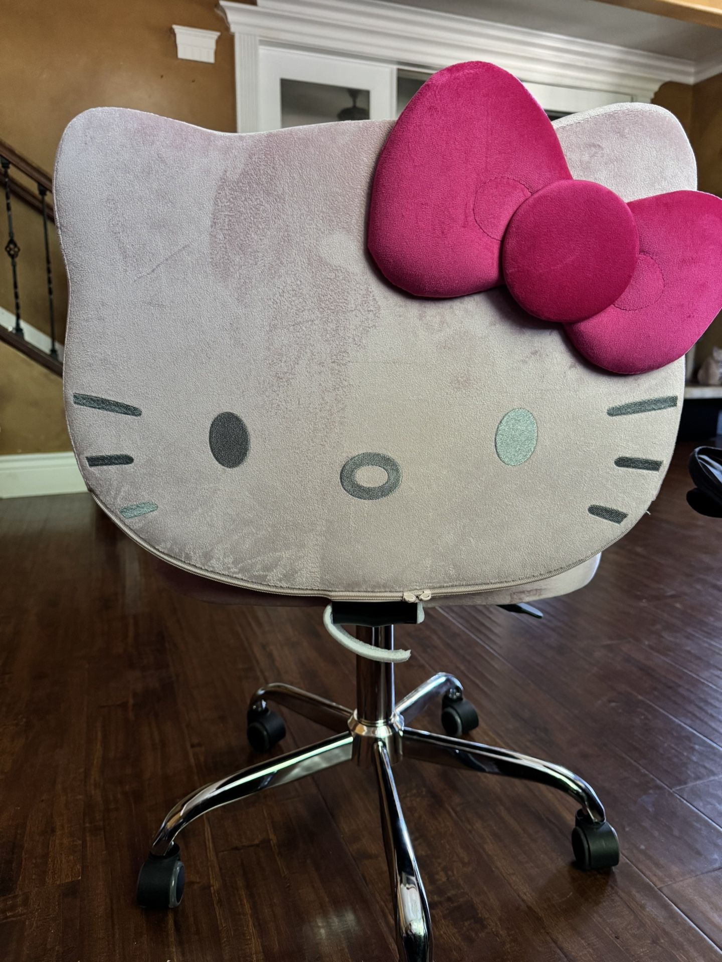 Hello Kitty Chair