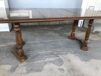 Nice Walnut Dining Table and Chairs