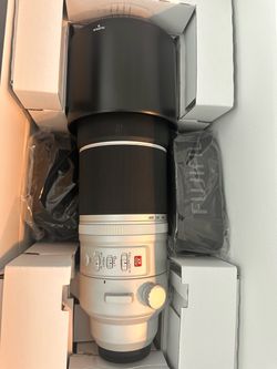 Fujinon XF 150–600mm F5.6–8 R LM OIS WR Lens – Like New