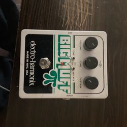 Electro-Harmonix Big Muff Fuzz Pedal