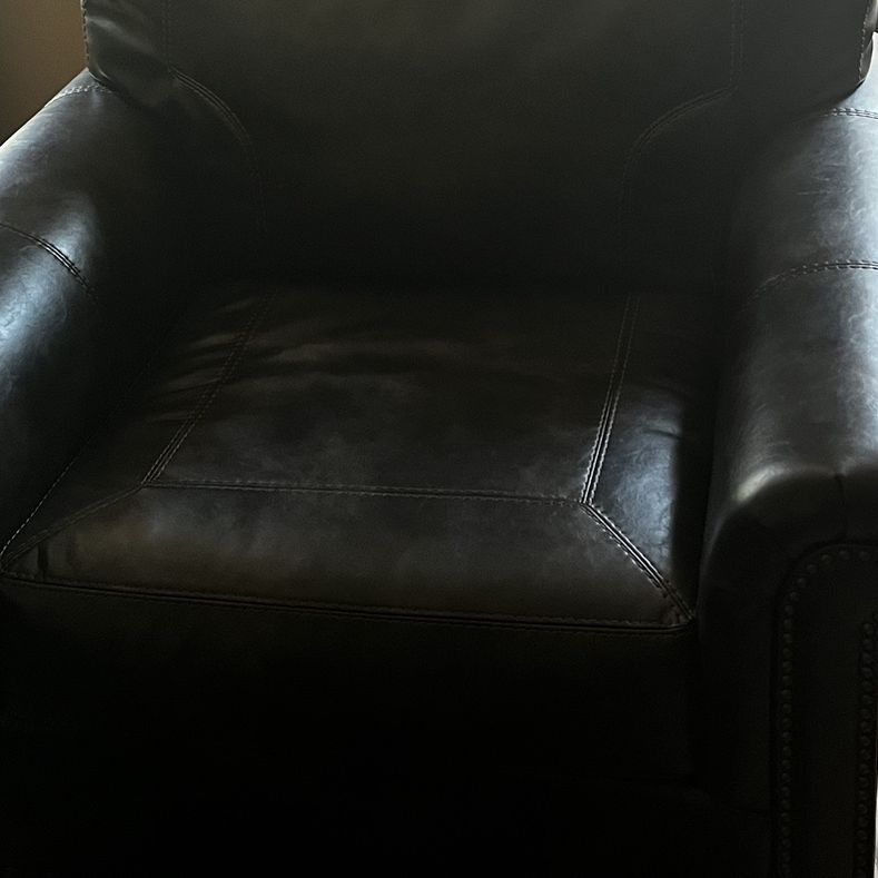 Dark Chocolate Leather Oversized Chair 