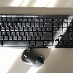 Logitech MK270 Wireless Keyboard and Mouse