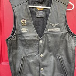 Harley Davidson Men’s Leather Vest Medium