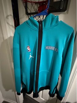 Used Charlotte Hornets blue Jordan warm up hoodie Size XL