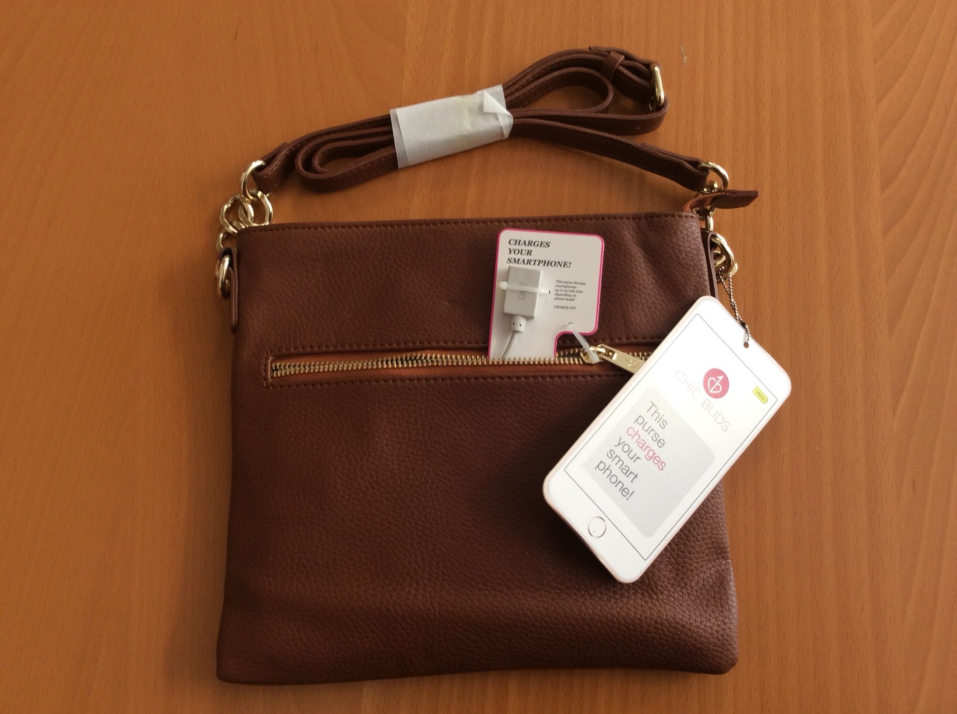 Chic Buds Crossbody 3000 mAh Power Bank Charging Purse Cognac*