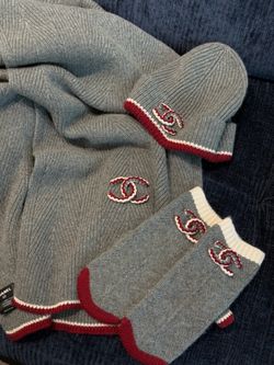 C hat set