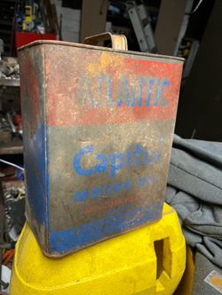 Old motor oil can