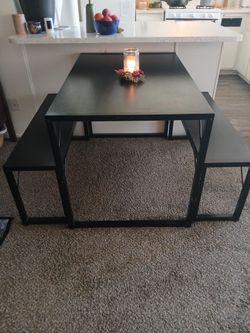Kirchen table with bench seating
