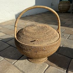 Vintage Woven Rattan Basket with handle and lid