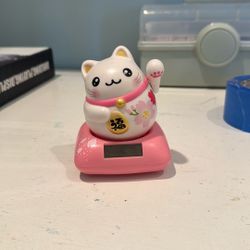 Pink Lucky Cat Solar Power 