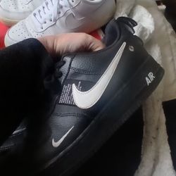 Size 11.5- Nike Air Force 1 '07 LV8 