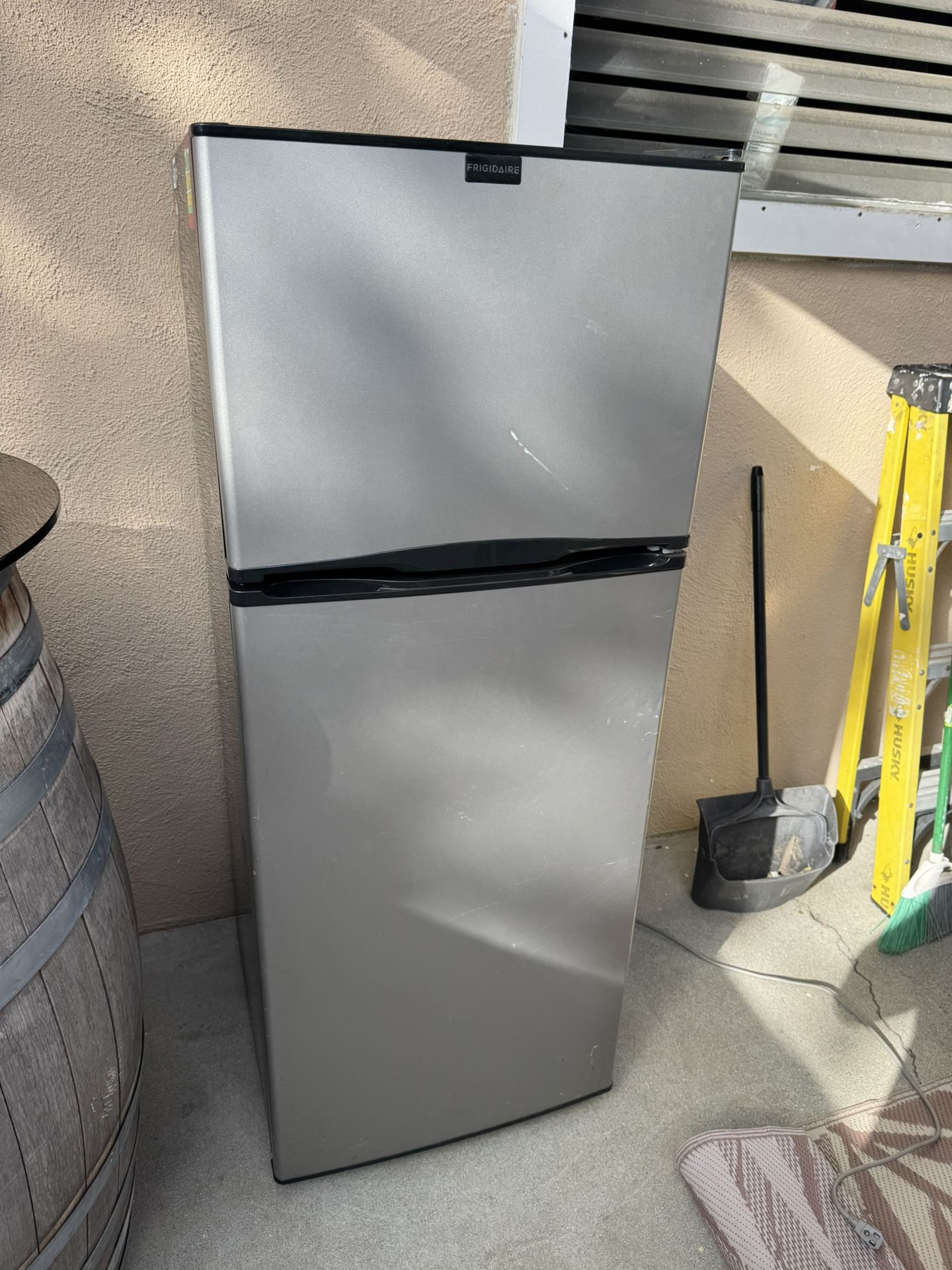 Frigidaire Apartment Size Refrigerator