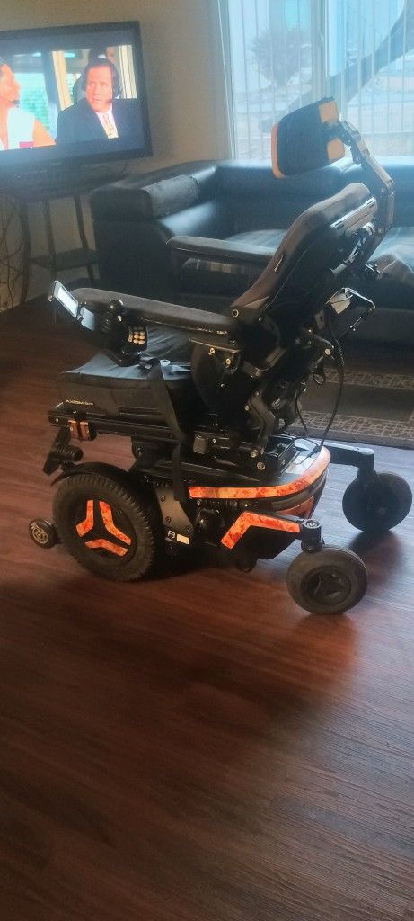 F3 Corpus Electric Wheelchair