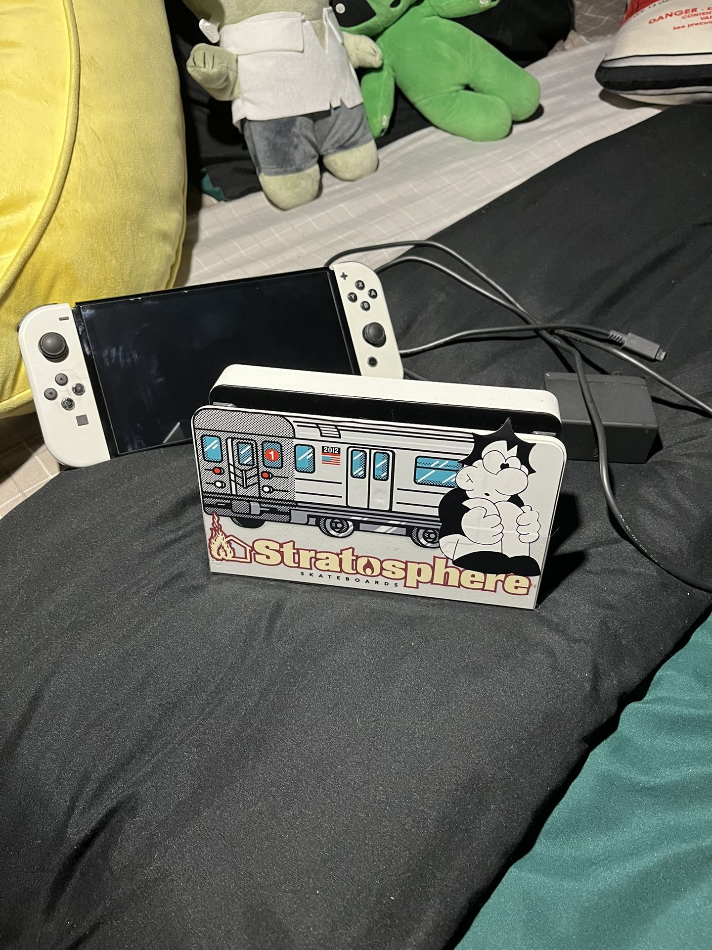 OLED switch With Dock & Two Games