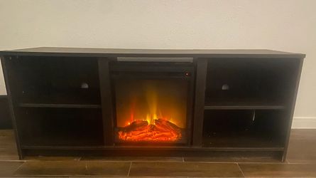 Entertainment/Fireplace