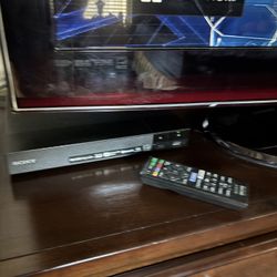 Sony 3D Blu-ray Player Bundle – With Remote, 3D Glasses & 2 Movies (Avengers + Hobbit 3D