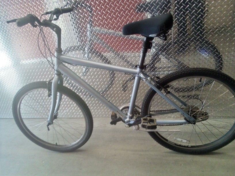 Specialized Men's Mountain Bike.