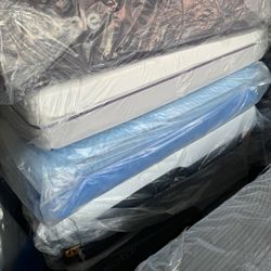 Queen Size Bed Mattress Purple Restore Premier Firm Gel Flex Adjustable Serta Sealy Stearns & Foster Tempurpedic Casper Snow Dreamcloud Saatva Avocado