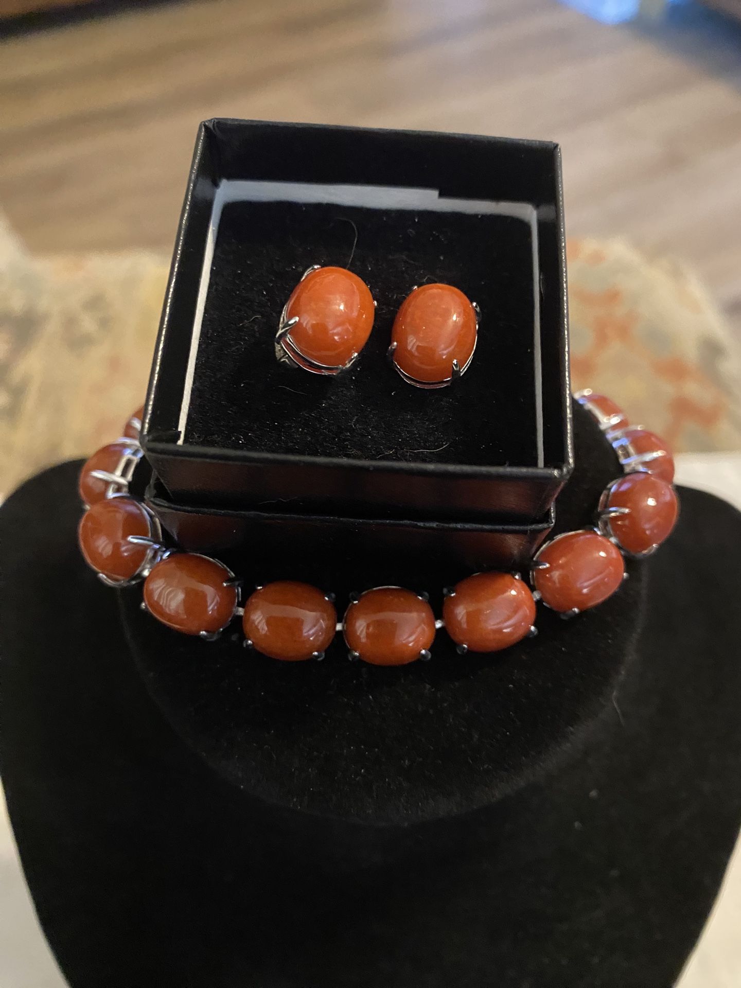 Pretty Silver Tone Carnelian Earrings And Bracelet Set
