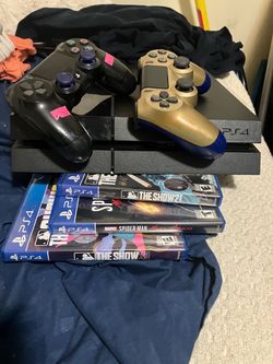 PS4 Console Bundle with 2 Controllers and Games