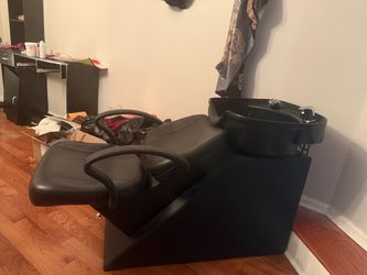 Professional Salon Shampoo Chair with Bowl – Black Reclining Backwash Station