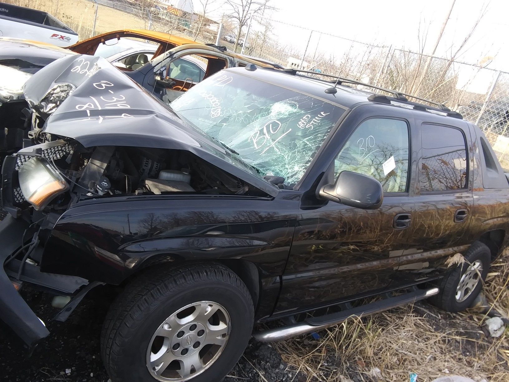 2005 Chevy Avalanche/ Silvarado for Parts