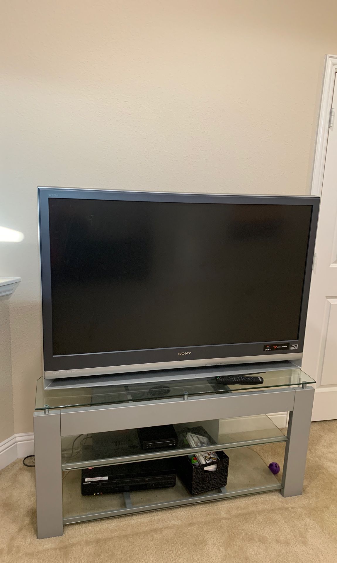 SONY TV 50 inch along with glass stand ( perfect working condition)