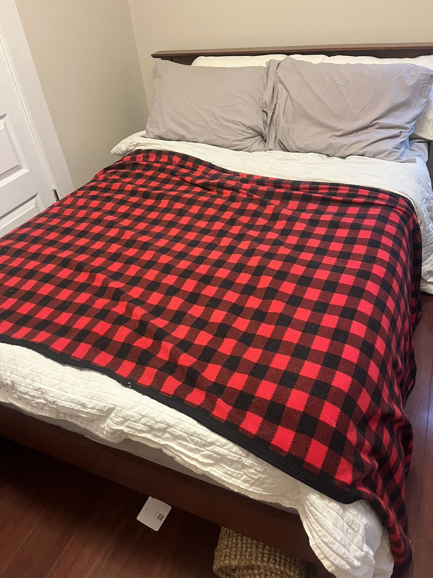 Solid Wood Full Bed Frame & Matress