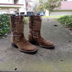 Brand: Ariat. Boot Type: Wide Toe Boots (Great For Walking.) Style: Military Suportive. Color: A Variety Of Browns. Size: US 7D In Mens
