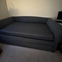 Trundle - 2 Twin beds - day Bed (pull out) 