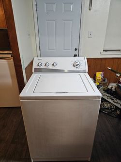 AMANA MADE BY WHIRLPOOL WASHER GOOD CONDITION CLEAN AND DESINFECTED DELIVERY AVAILABLE FOR EXTRA FEE