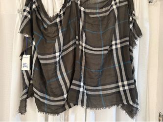 New Ladies scarf brand Burberry
