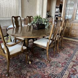 Beautiful Dining Room Table Plus Hutch